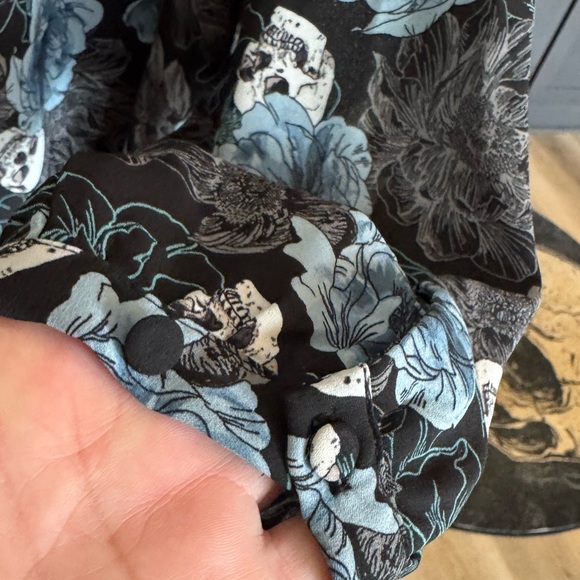 Torrid Floral Skull Blouse Size 2 - Picture 3 of 6